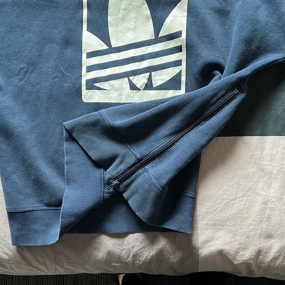 *VINTAGE* Adidas Crewneck (Blue) - Men’s XL - Picture 5 of 7